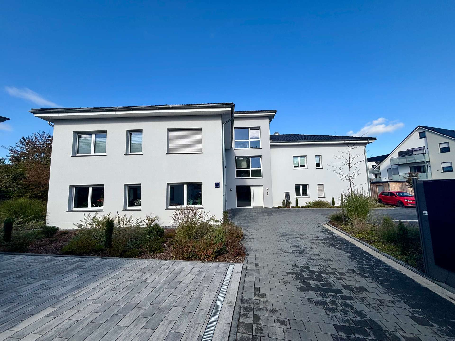 Hausansicht - Wohnen mit Penthouse-Flair!